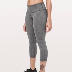 EUC Lululemon Wunder Under Crop Leggings